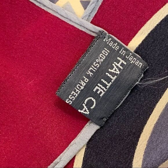 Vtg Hattie Carnegie new with tag burgundy-white-grey-black geometric silk scarf - Picture 2 of 4